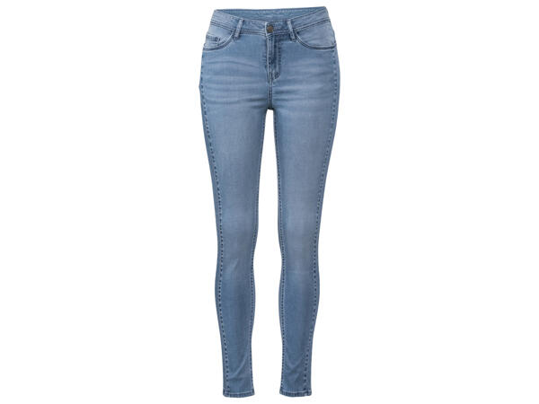 DŽÍNY „SUPER SKINNY FIT"
