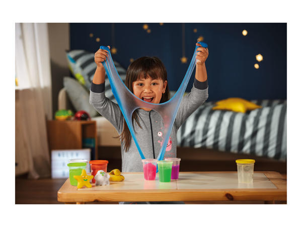 Playtive Junior Glow In The Dark Slime or Modelling Clay1