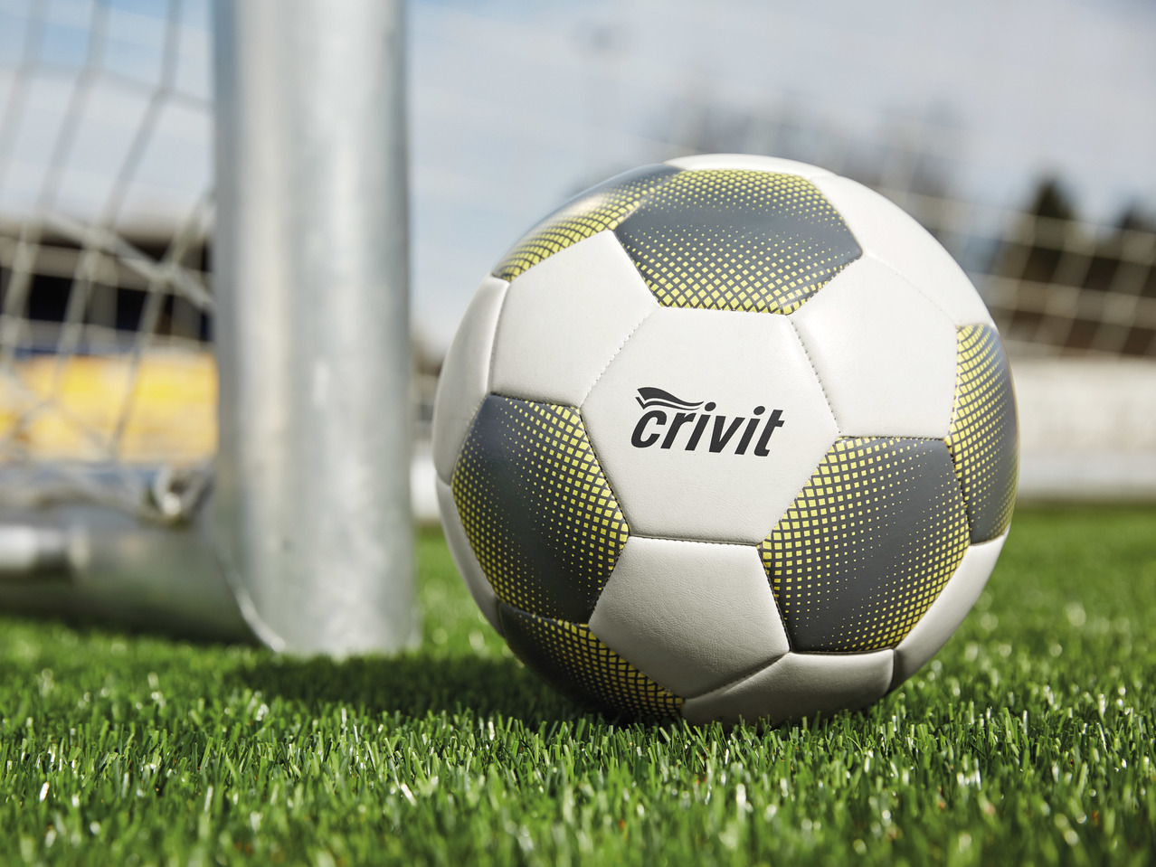 Crivit Football1