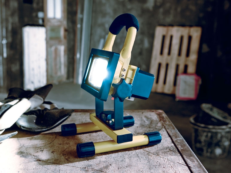 POWERFIX 10W Rechargeable LED Work Light