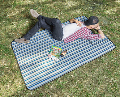 Zippered Picnic Rug