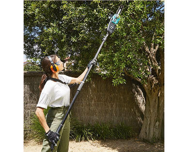 1100W 2-in-1 Chainsaw with Pole Extension