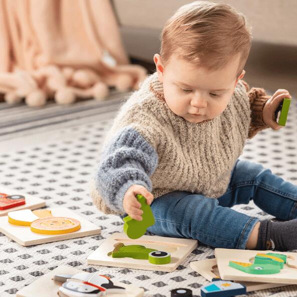PLAYLAND(R) 				Puzzle en bois