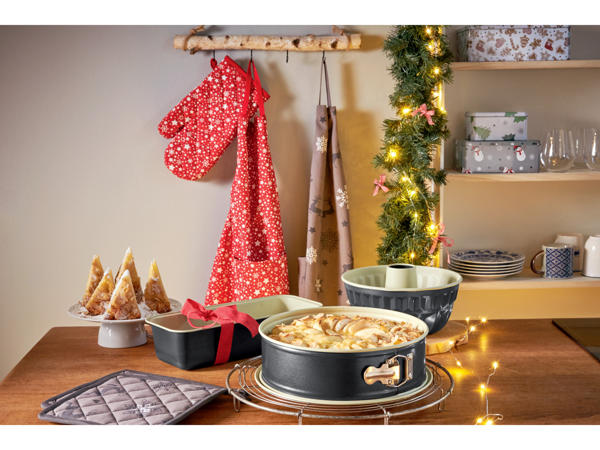 Ceramic Cake Tin
