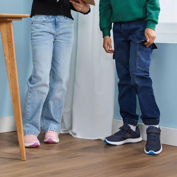 L&D(R) 				Sneakers