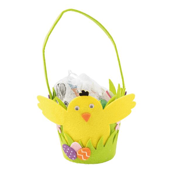 Panier de Pâques avec friandises