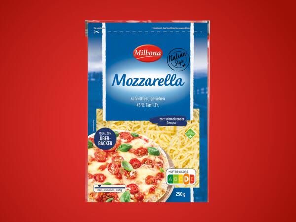 Mozzarella gerieben