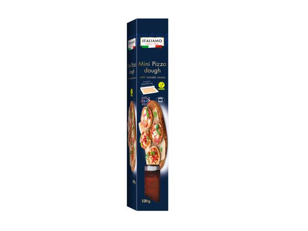 Pizzadeg med tomatsås