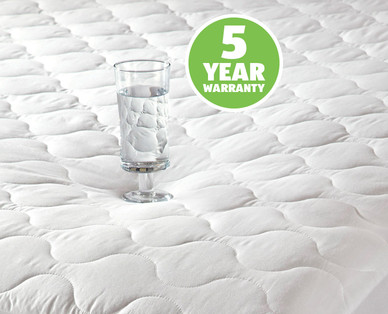 Huntington Home Twin or Full Quilted Mattress Protector