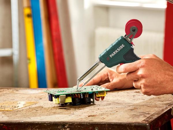 Soldering Gun with Solder Feed