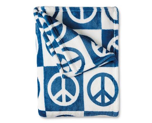 Huntington Home 50" x 70" Royal Plush Throw