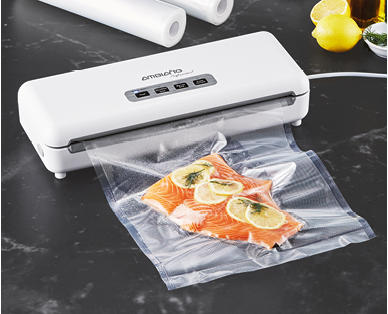 Vacuum Food Sealer with Inbuilt Roll Holder