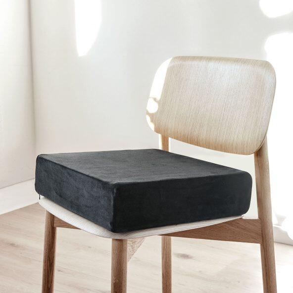 NOVITESSE(R) 				Coussin compensé ou rehausseur de siège