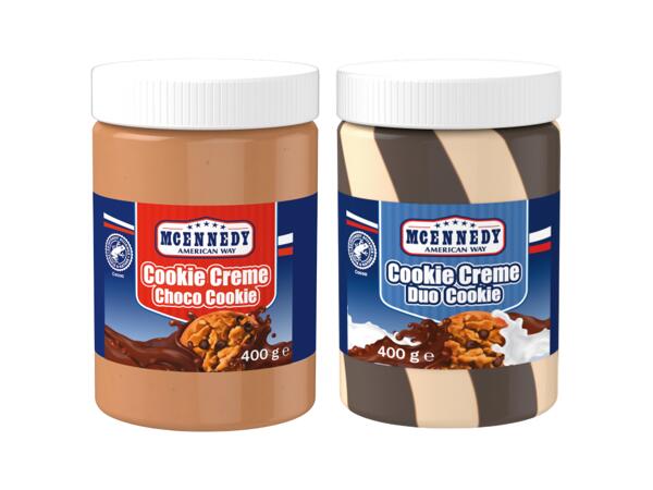 Spreadable cream with cookie pieces