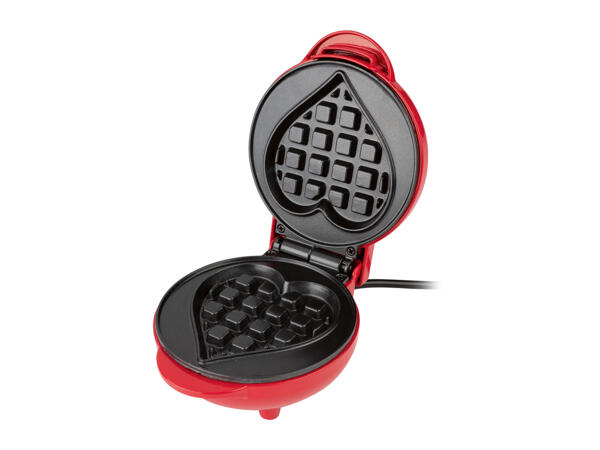 Giles & Posner Heart-Shaped Waffle Maker