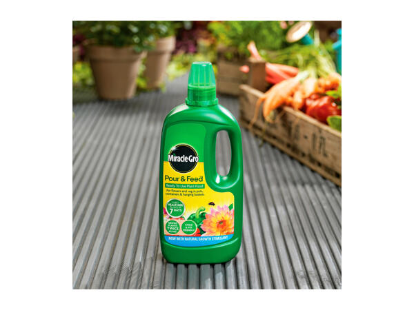 Levington & Miracle-Gro 1L Pour & Feed Tomorite