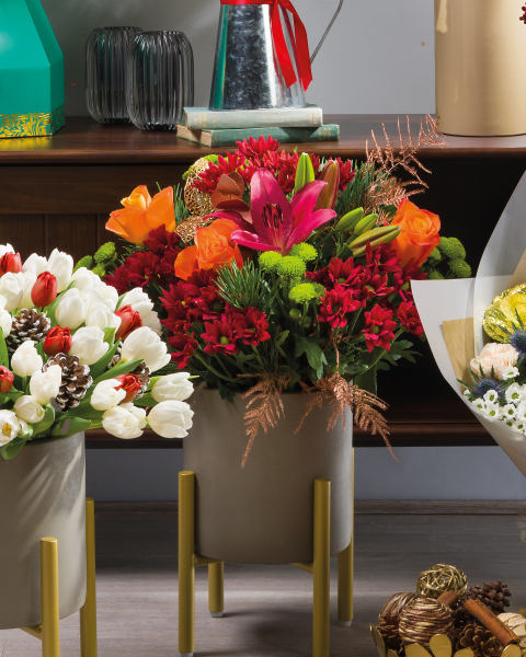 CHRISTMAS CHEER BOUQUET