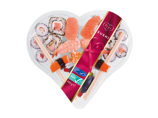 Sushi in Herzformverpackung