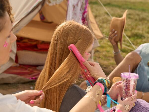 Cordless hair straightner