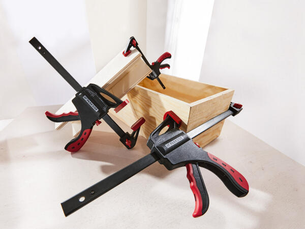 One-handed Bar Clamps