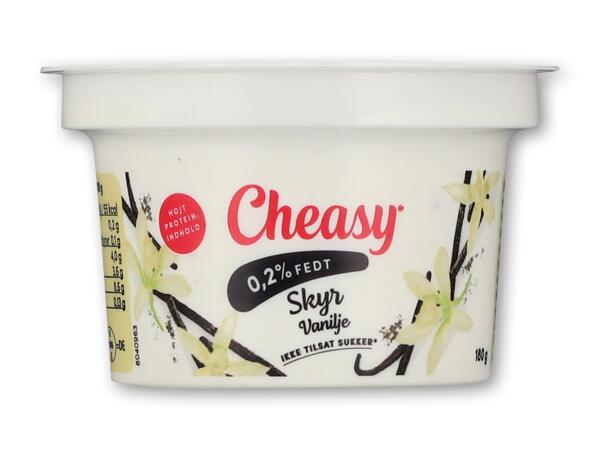 Cheasy skyr med vanilje eller mango og lime