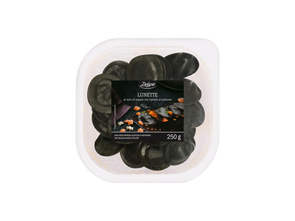 "Lunette" with Black Squid Ink with salmon filling