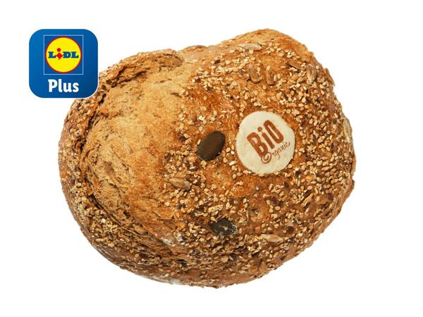 Pane bio al farro antico cotto in forno a legna