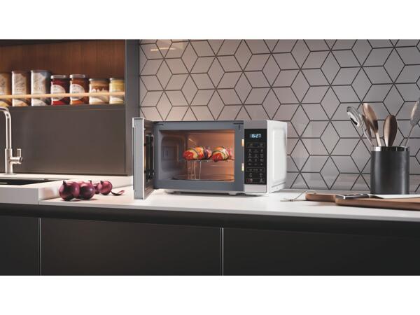 Microwave Oven With Grill