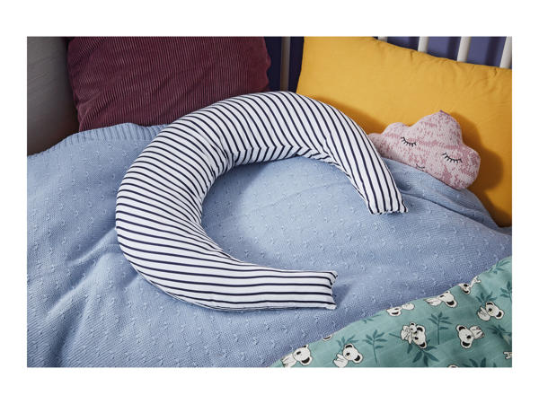 Meradiso Crescent-Shaped Nursing Pillow