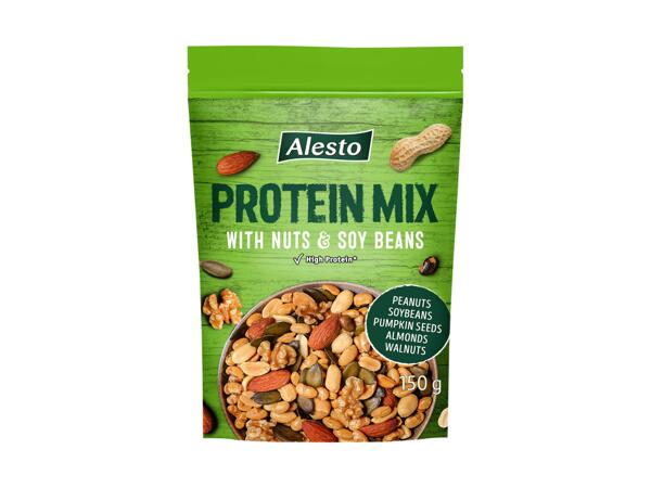 Mix of roasted and salted Dried Fruits and Soya Beans