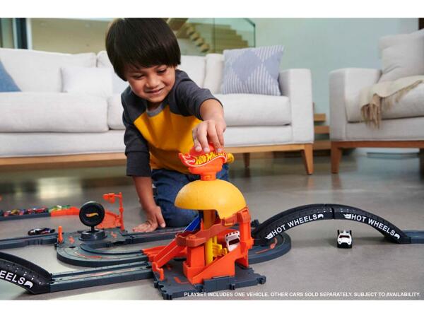 Hot Wheels Monster Truck/ Playset