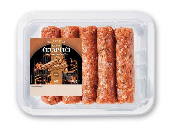 Kyllingebrysttern, kalkuncevapcici eller grillsticks af gris