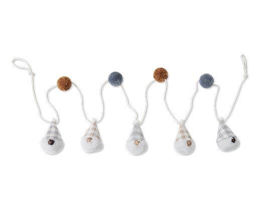 Merry Moments 
 Holiday Garland