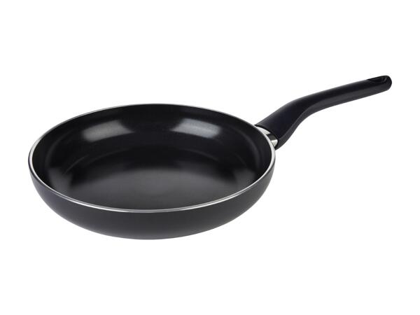 Poêle en aluminium