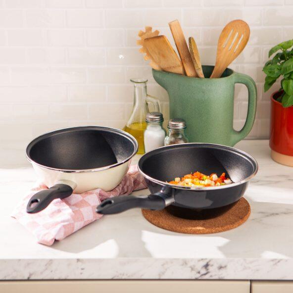 CROFTON(R) 				Minipoêle wok