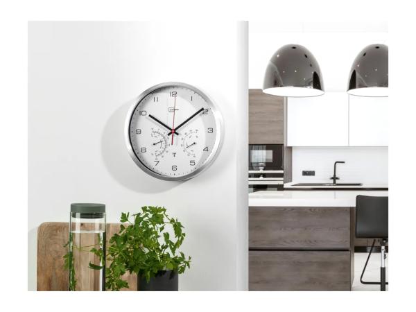 Livarno Home White Radio-Controlled Wall Clock