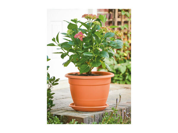 Parkside Planter with Saucer