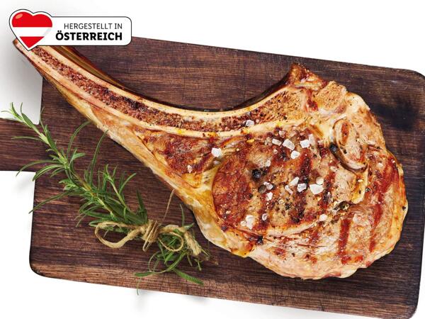 Frisches Tomahawk-Steak