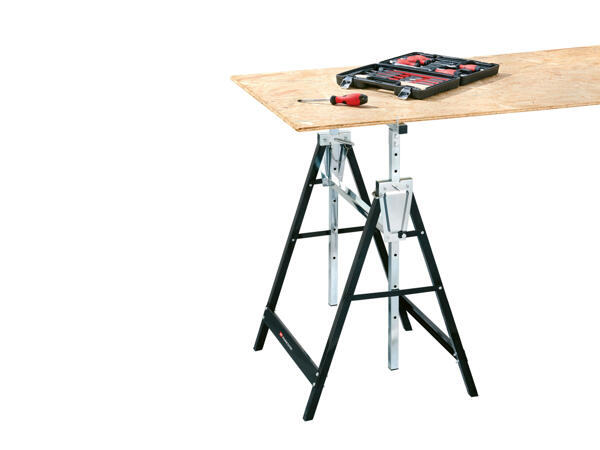 Adjustable folding stand