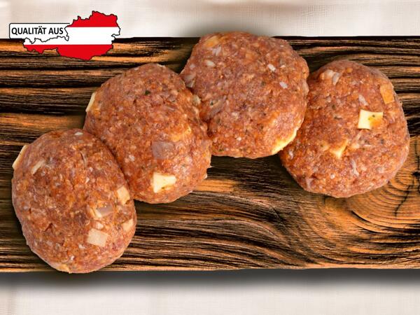 Faschierte Laibchen mit Speck und Käse