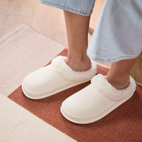 UP2Fashion(R) 				Gefütterte Pantoffeln