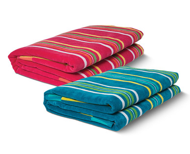 Huntington Home 40" W x 72" L Jacquard Beach Towel