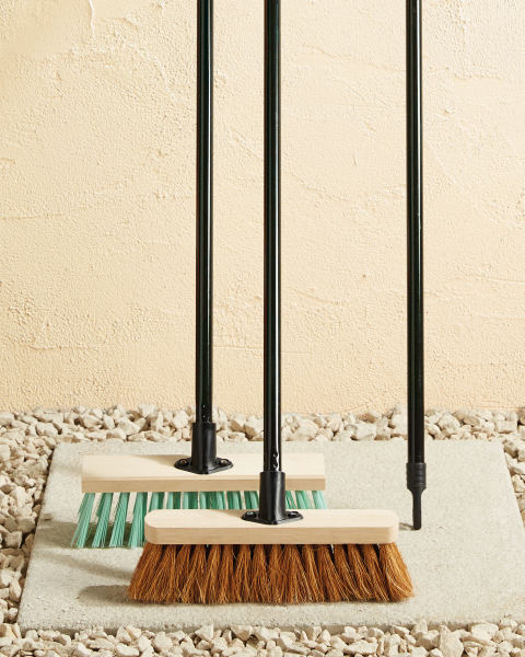 Gardenline Stiff Coco Wooden Broom