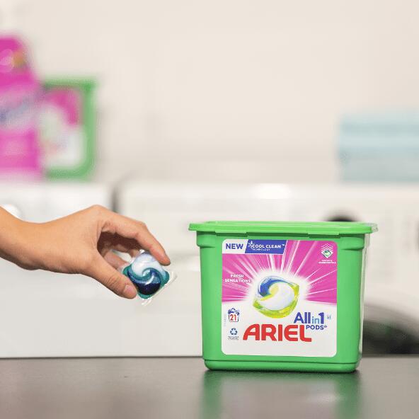 ARIEL(R) 				Wäschepods