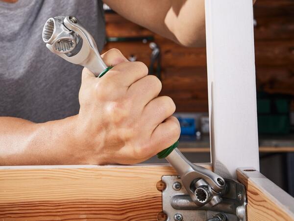 Multi-Functional Ratchet/​Wrench