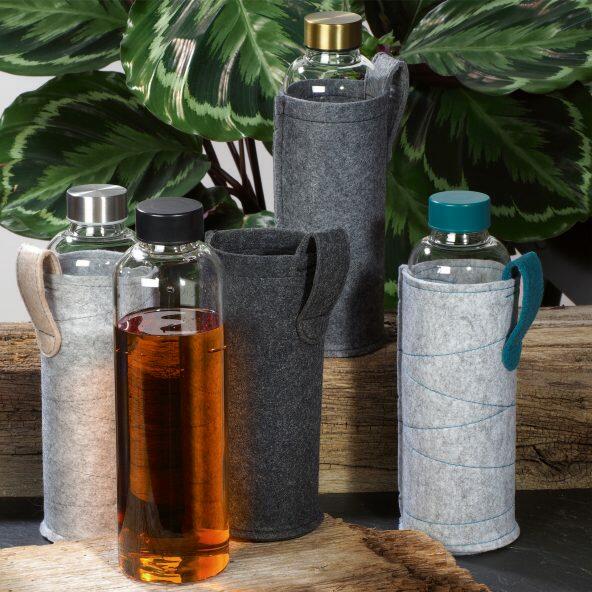 HOME CREATION KITCHEN(R) 				Bouteille en verre avec housse