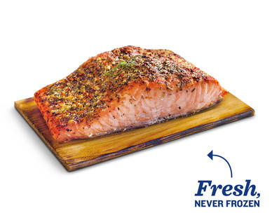 Fresh Sweet & Smoky Atlantic Salmon on a Cedar Plank