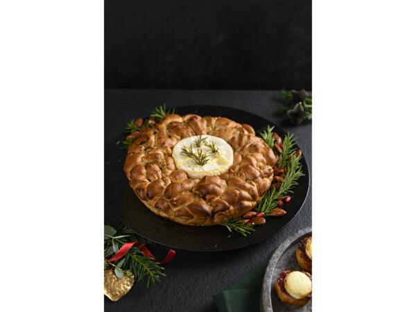 Camembert Wreath