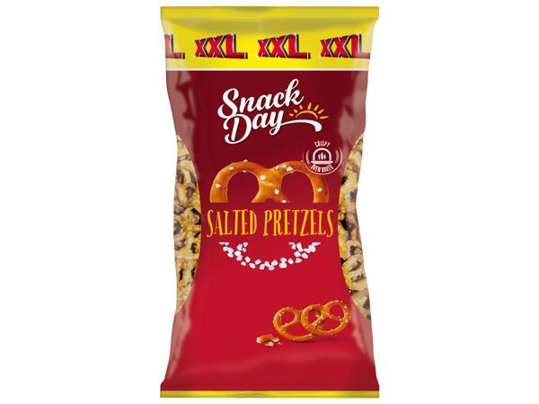 XXL Salted Pretzels