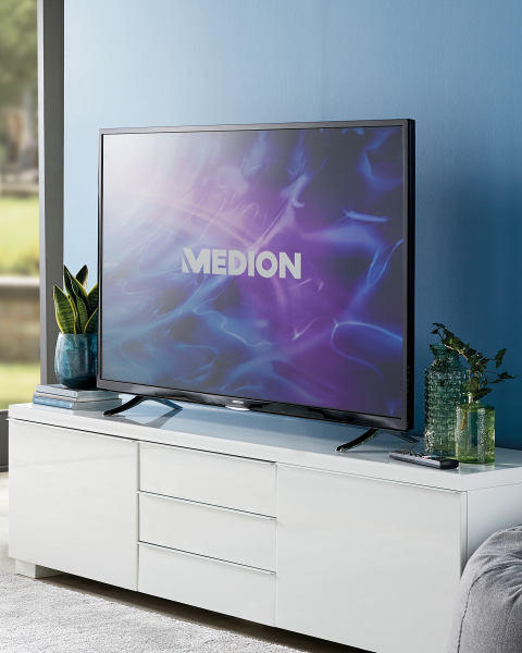 55 Inch UHD Smart TV with HDR